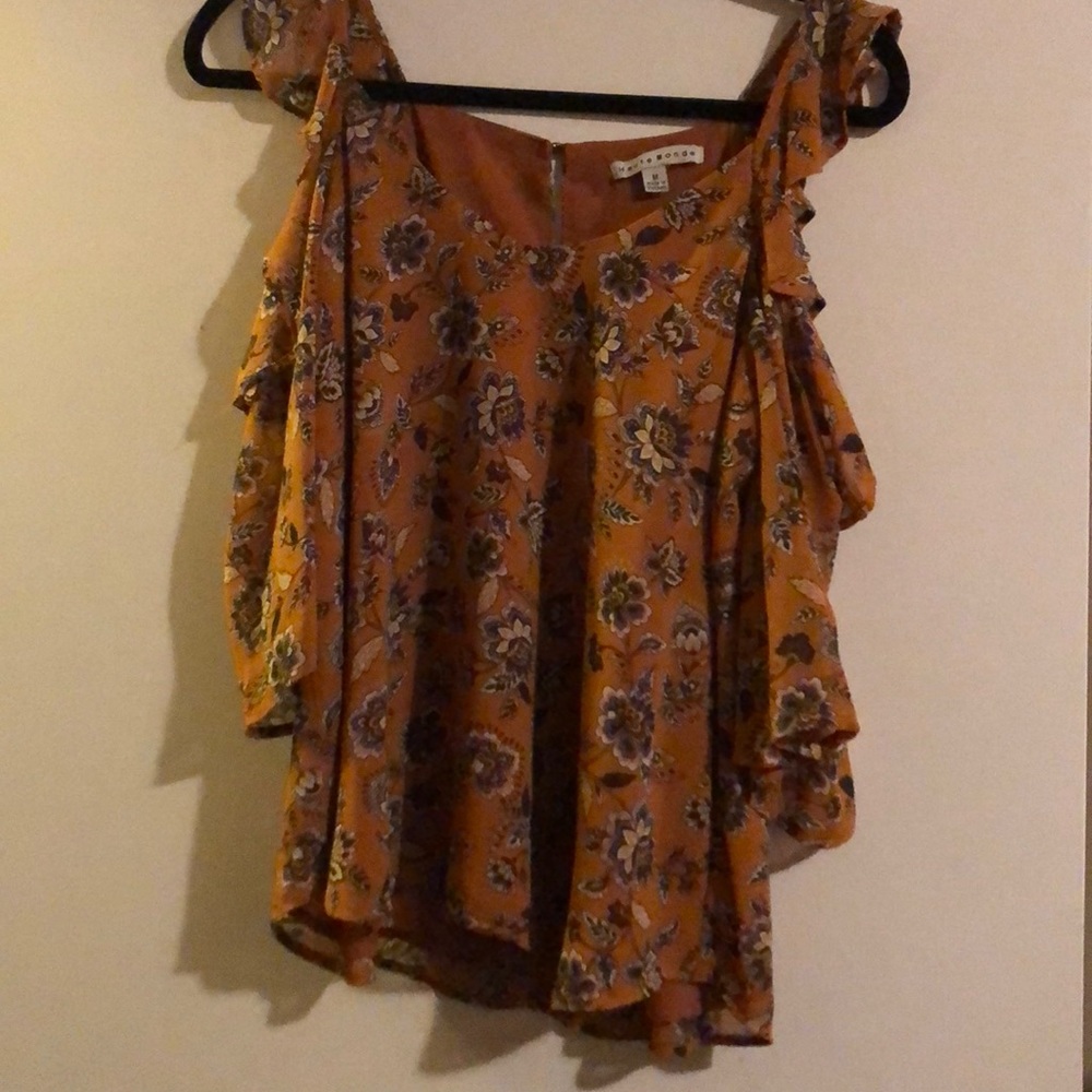 Open shoulder Top